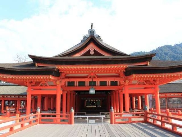 世界遺産・厳島神社まですぐです！