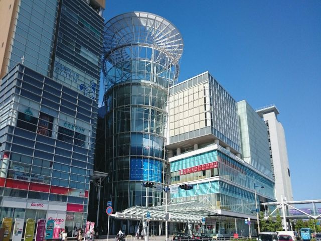 最寄りは香川最大の駅、高松駅♪港もあり、離島めぐりも大満喫できます☆