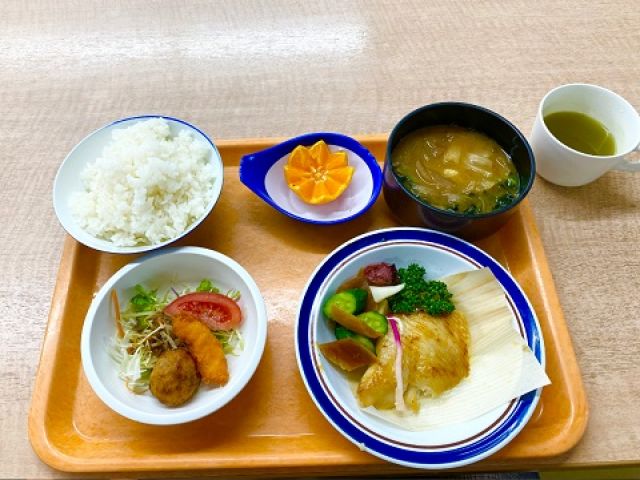 事務所に従業員食堂あり☆
日替わりで美味しいまかないが食べられます。