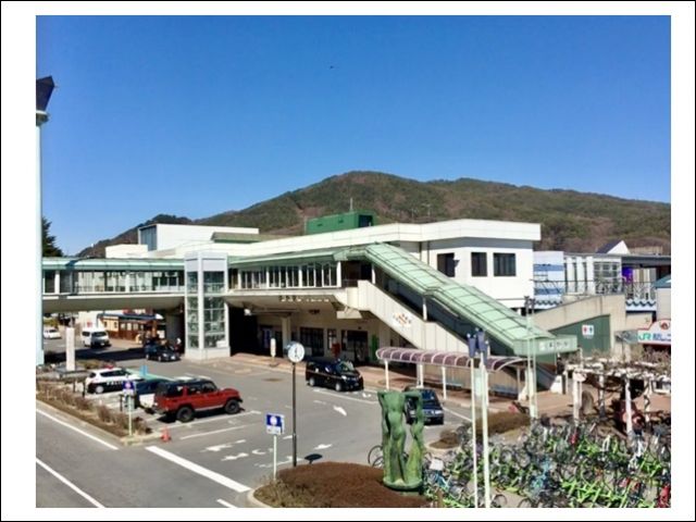 蓼科からバスで30分程で駅や町に出ることができます